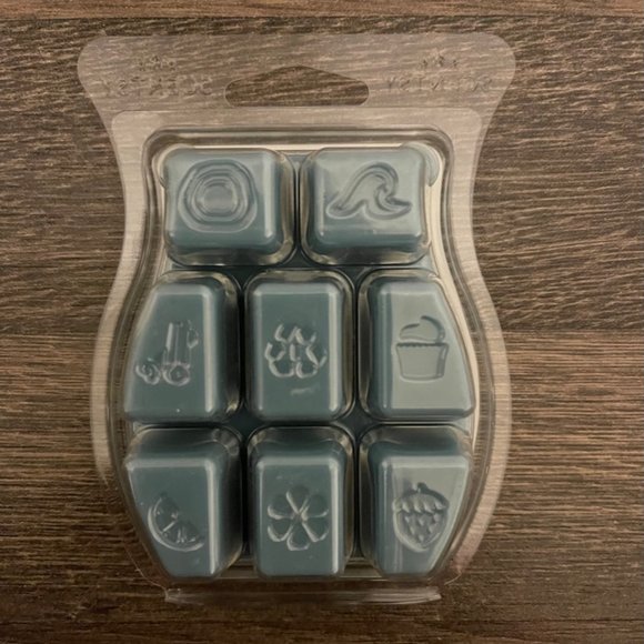 Scentsy Wax Bar - Blue Christmas - Picture 2 of 2